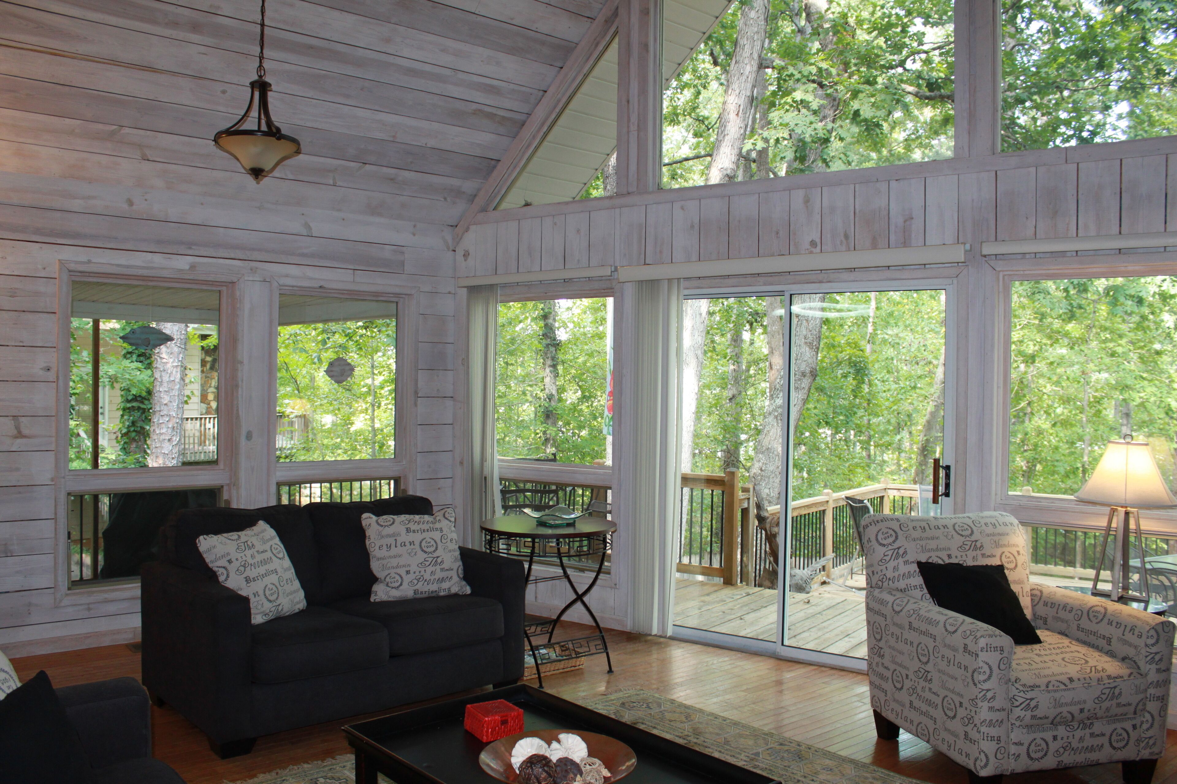 Charming, Scenic Retreat on Deep-Water Cove; Fire Pit and Paddle Boards