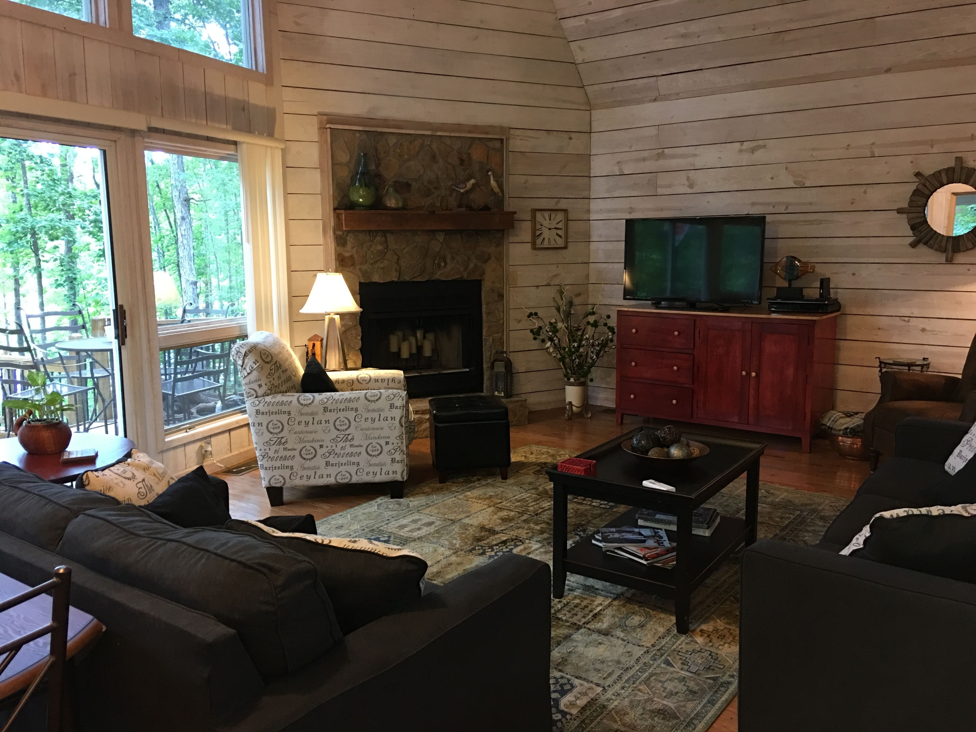 Charming, Scenic Retreat on Deep-Water Cove; Fire Pit and Paddle Boards