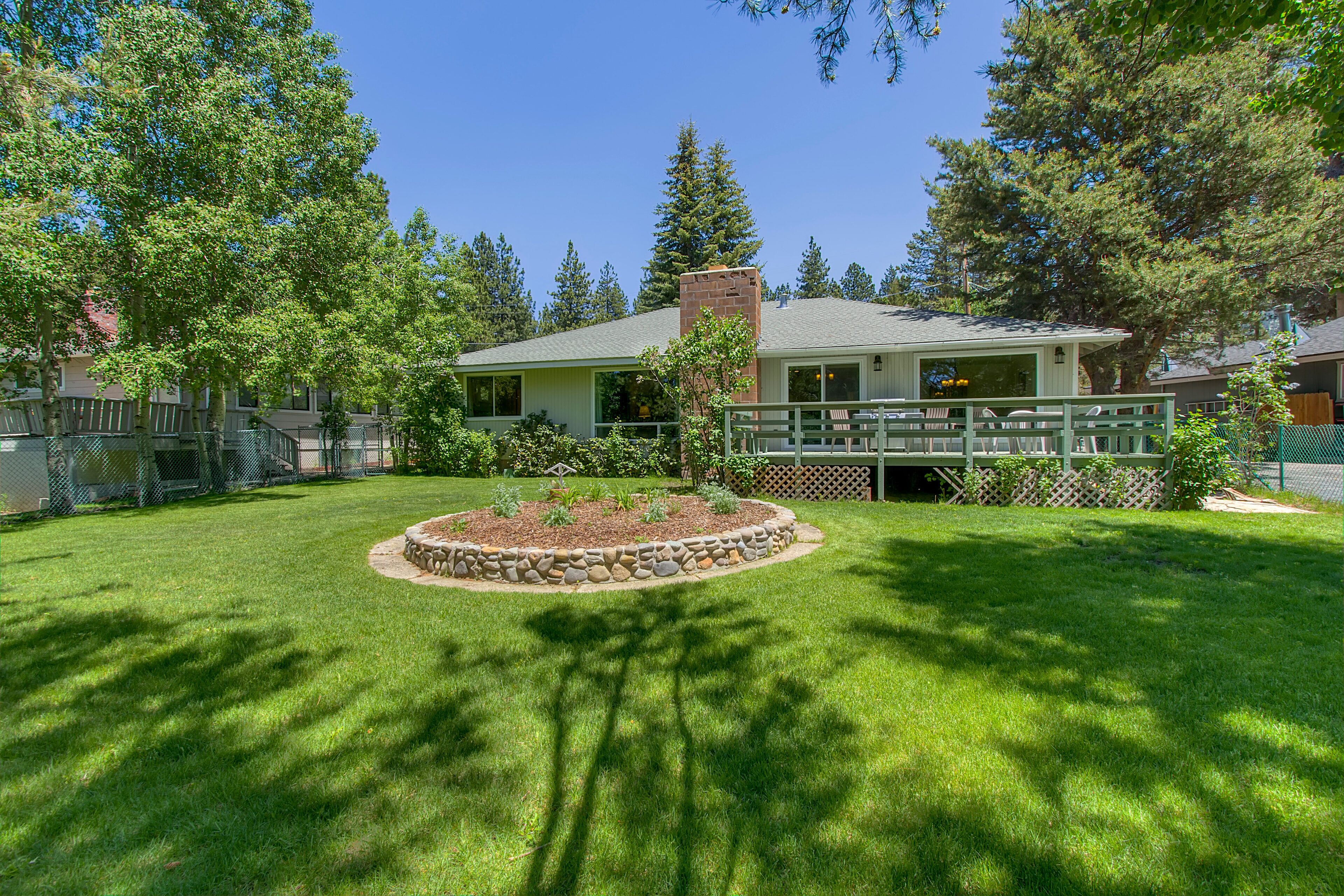 South Lake Tahoe Family Home - Deck & View, Grill, Walk to beach, 1 mi. Heavenly