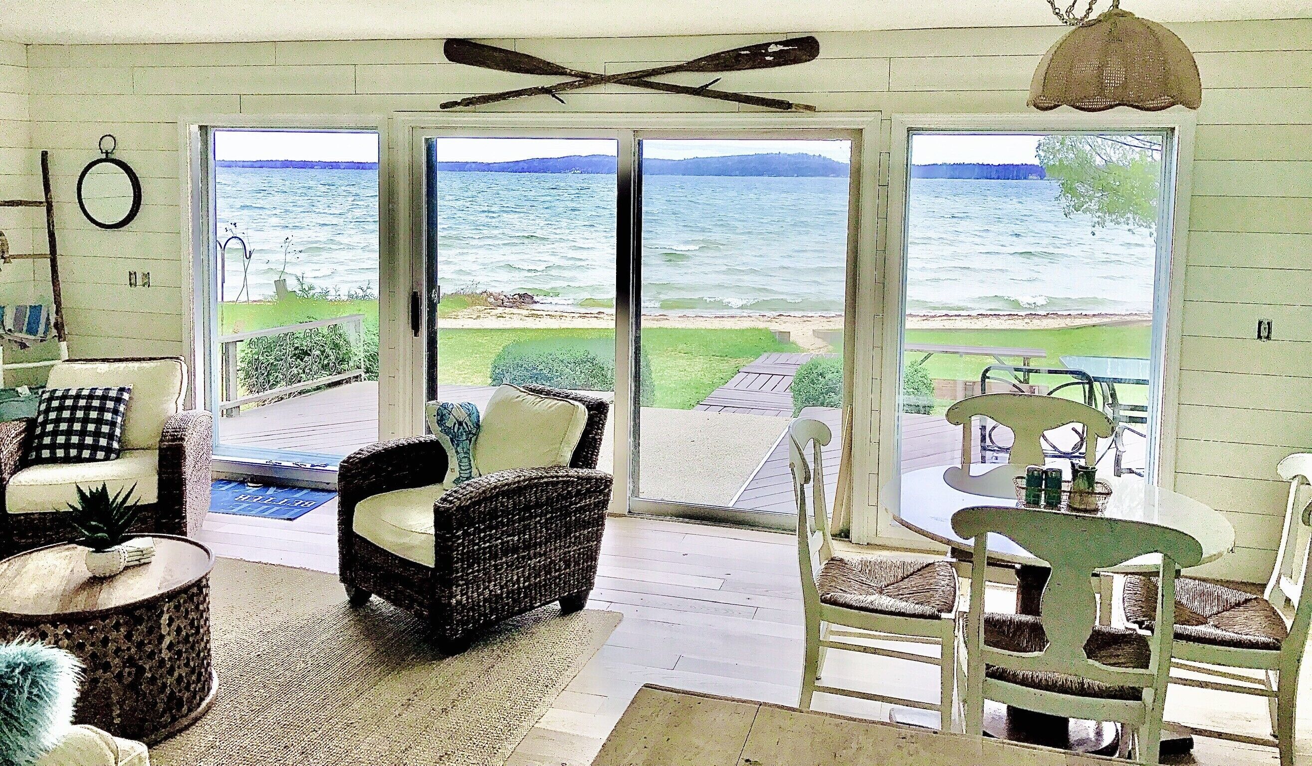 LAKEFRONT- On Big Platte Lake- COZY MODERN VINTAGE RETREAT