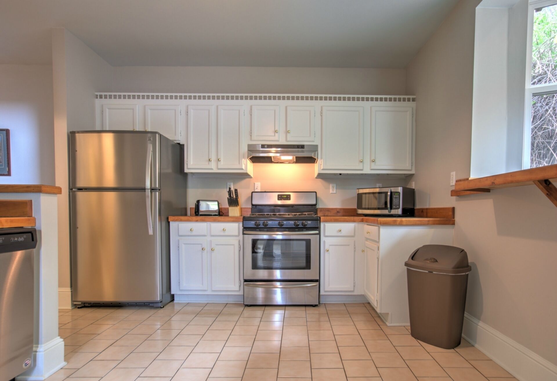 A Glenwood Treasure-super Clean Great-location