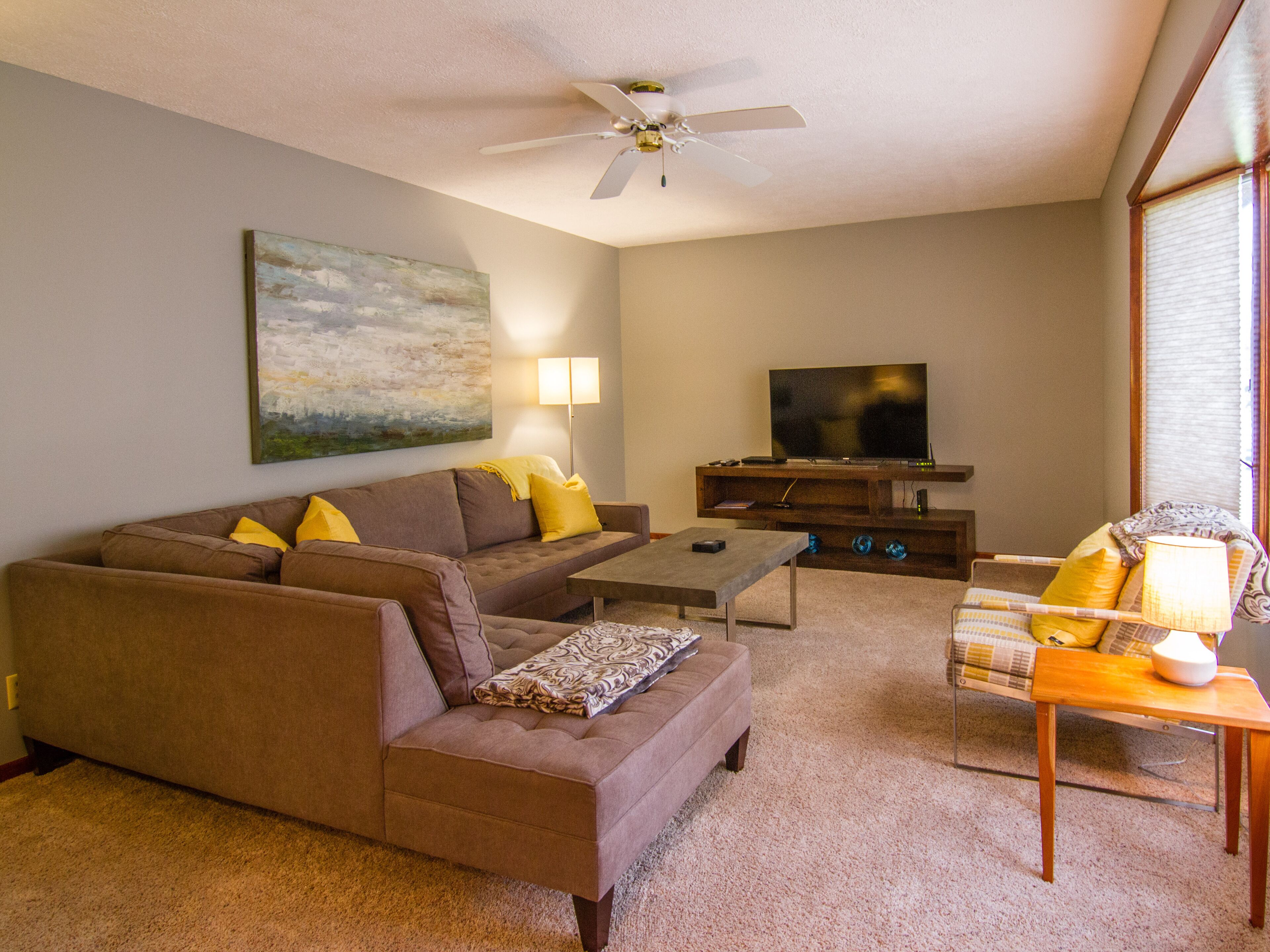 Updated, large Crystal Home on golf course. 5/5 rated.