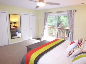 3 chambres, bureau, fer et planche à repasser, lit parapluie