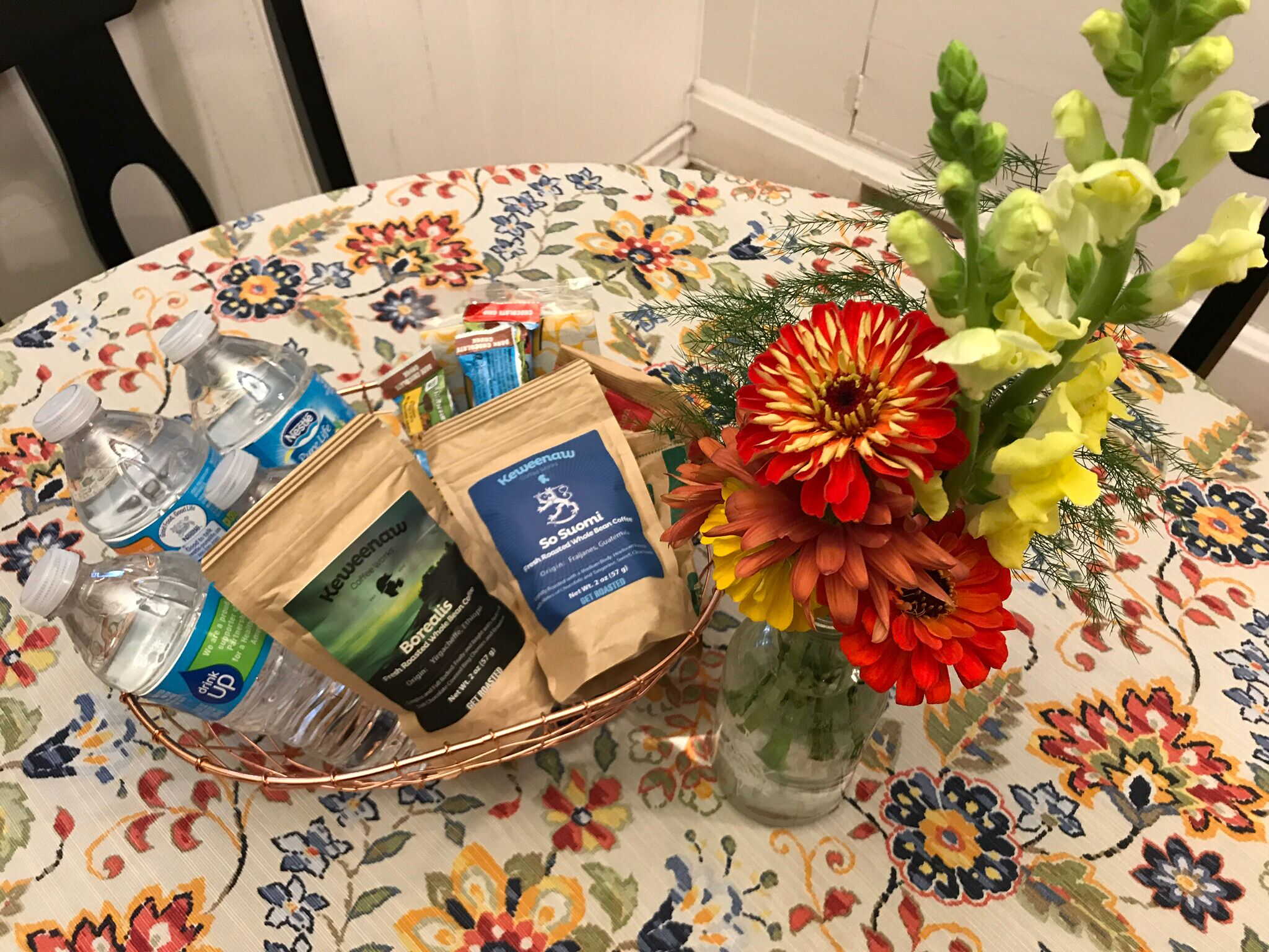 NORTHERN LIGHTS! Historic Storybook Beach Cottage at Tamarack Waterworks