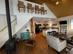 Interior - Charming Mountain Home on 2 Acres in picturesque Victor, ID #680tetonvalley (Victor)