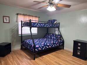 4 bedrooms, iron/ironing board, free WiFi, bed sheets