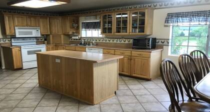 Mountain vacation getaway/Hunters paradise