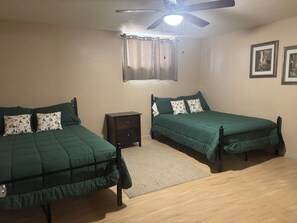4 chambres, fer et planche à repasser, Wi-Fi gratuit, draps fournis