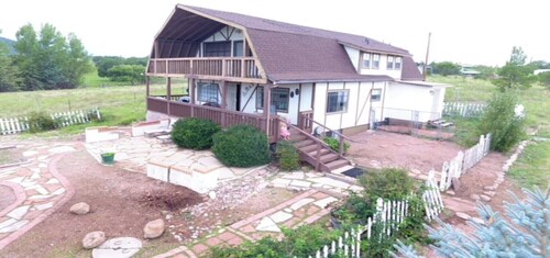 Mountain vacation getaway/Hunters paradise