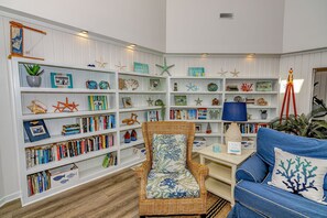 Interior - Ocean View on South Beach, 4 Bedrooms, 3 Baths. 2 Master suites, access to BHI Club (Bald Head Island)