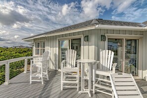 Terrace/patio - Ocean View on South Beach, 4 Bedrooms, 3 Baths. 2 Master suites, access to BHI Club (Bald Head Island)