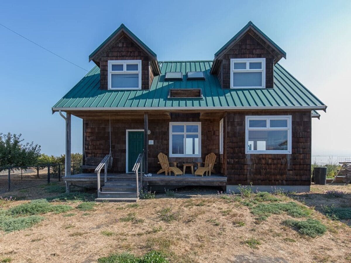 Dungeness Bay Beach House - 360 degree view of the beautiful bay and gorgeous Olympic mountains