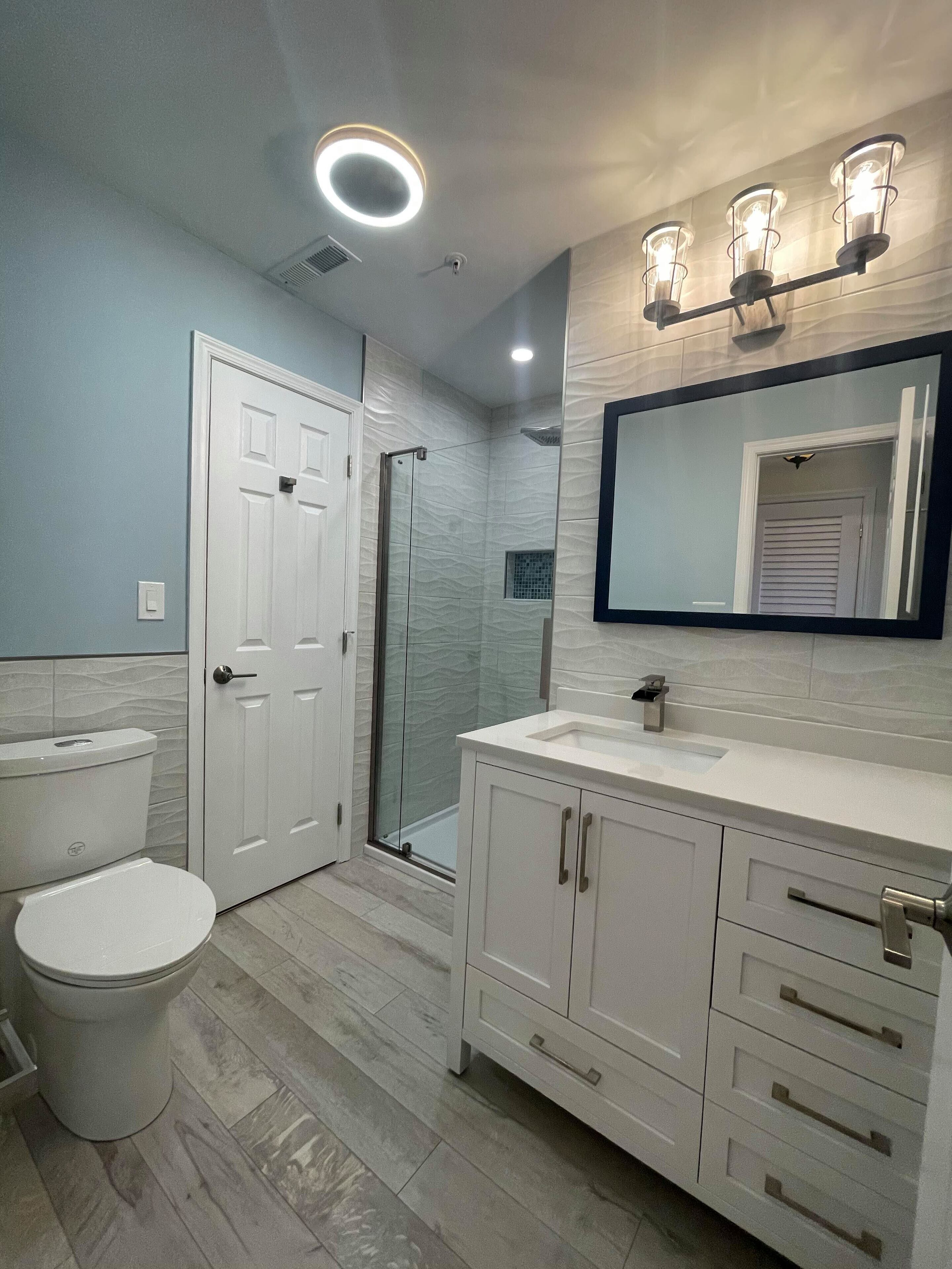 4 Br 3 Ba, 2-Level Water View, 2 Decks, 3 Pools, Tennis Courts: Linens Included!