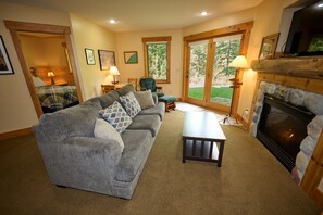 Smart TV, fireplace, DVD player, ping pong