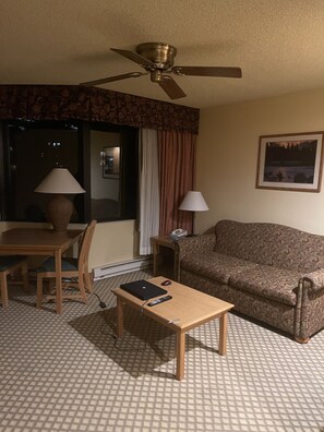 TV, peis og stereoanlegg