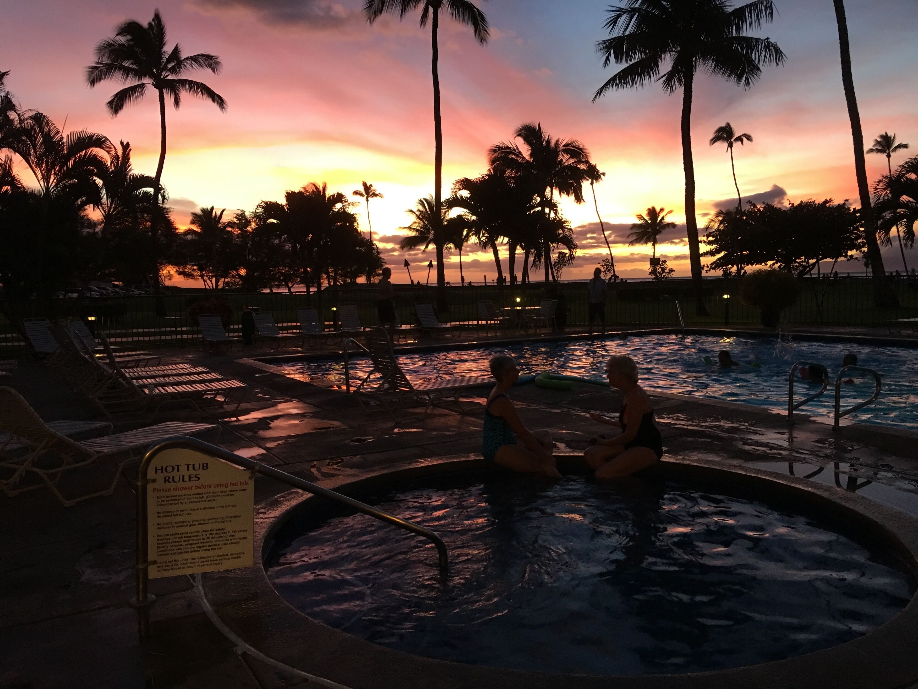 室外游泳池，恒温泳池