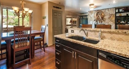 All Seasons Park City Platinum arvioitu - 2BR vuodepaikkoja 8, kävele rinteille