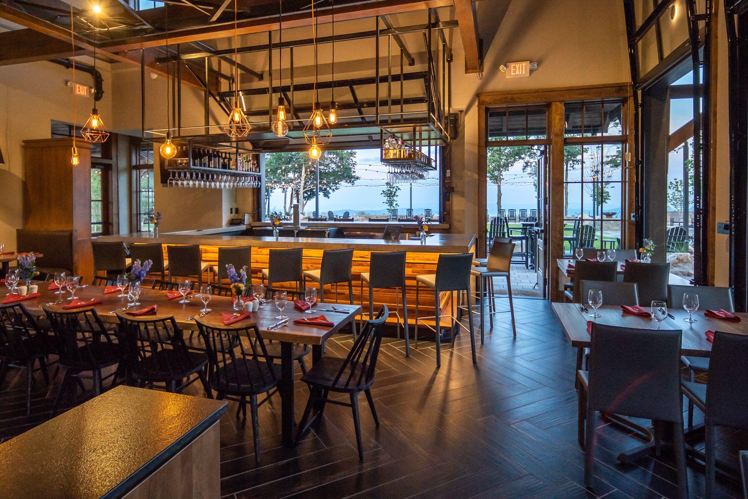 Relax in the just opened Lookout Grill. Friday's, Saturday's & Sunday brunch