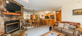 **Stratton's Best Kept Secret** Ski On/Off ** Unit E