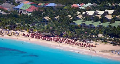 Quiet luxury Villa "Anyway...Orient Bay !" 1' to beach,private pool, cistern 8+