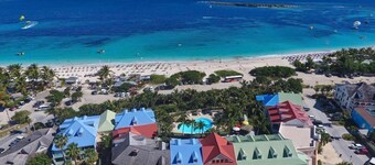 Quiet luxury Villa "Anyway...Orient Bay !" 1'  to beach,private pool, cistern 8+