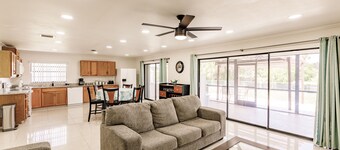  Waterfront Home with Private Heated Pool, Dock, Wifi