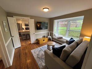 TV connectée, jeux vidéo, lecteur de DVD, baby-foot