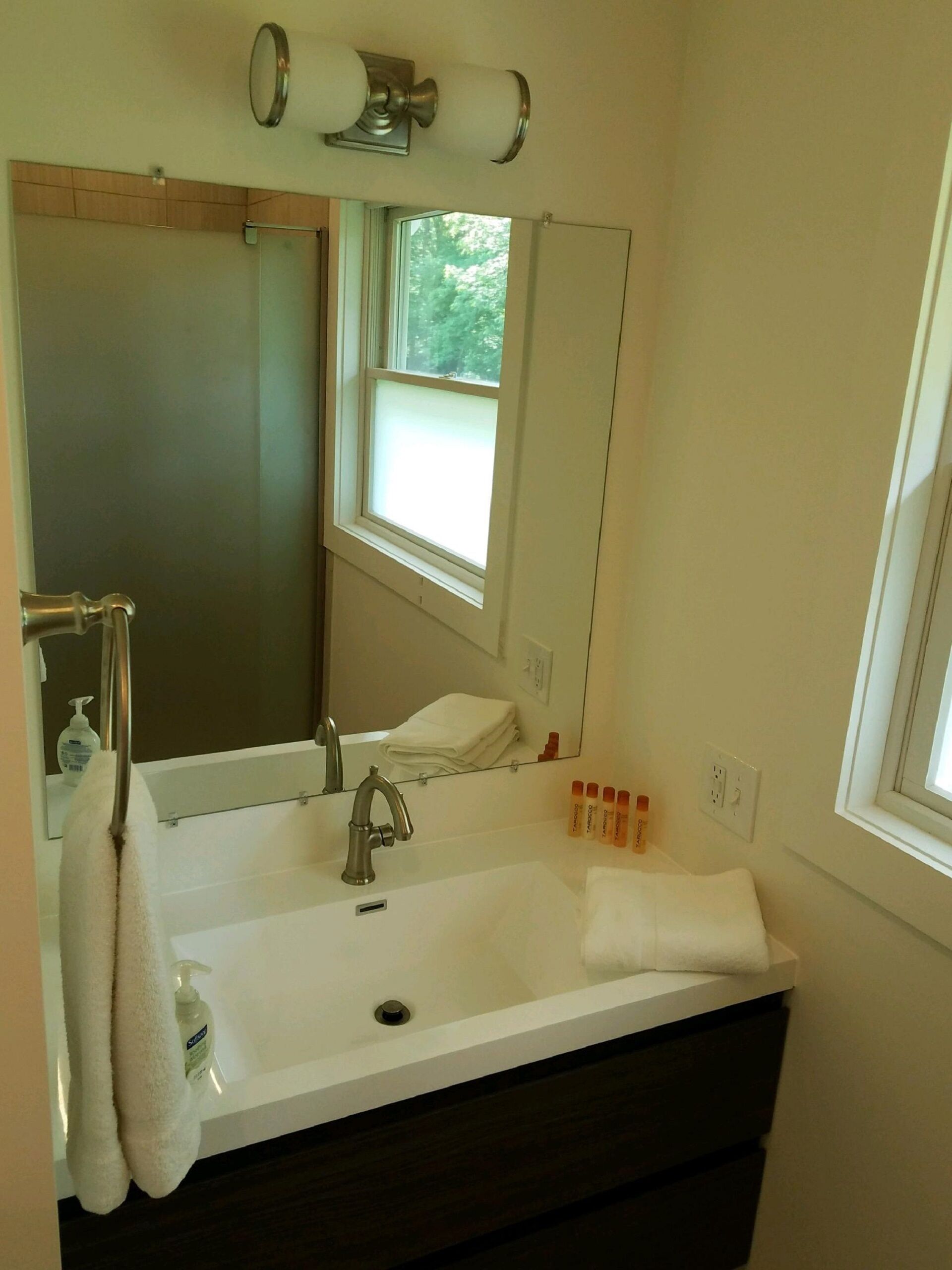 Heated Pool -- "Resort-Like-Property" -- 10 Min. to CDP,  6 min. to Coop-Village