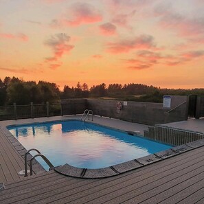 Outdoor pool, a heated pool