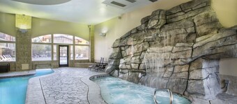 Family Getaway~Pool, Hot Sprng, Scuba & Ice Castles Villa 1027-2