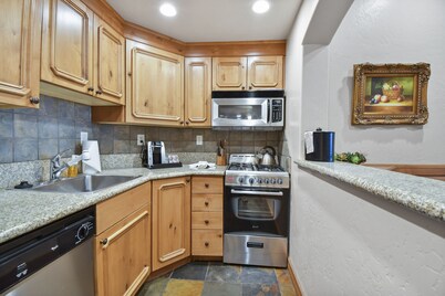 Family Getaway~Pool, Hot Sprng, Scuba & Ice Castles Villa 1027-2