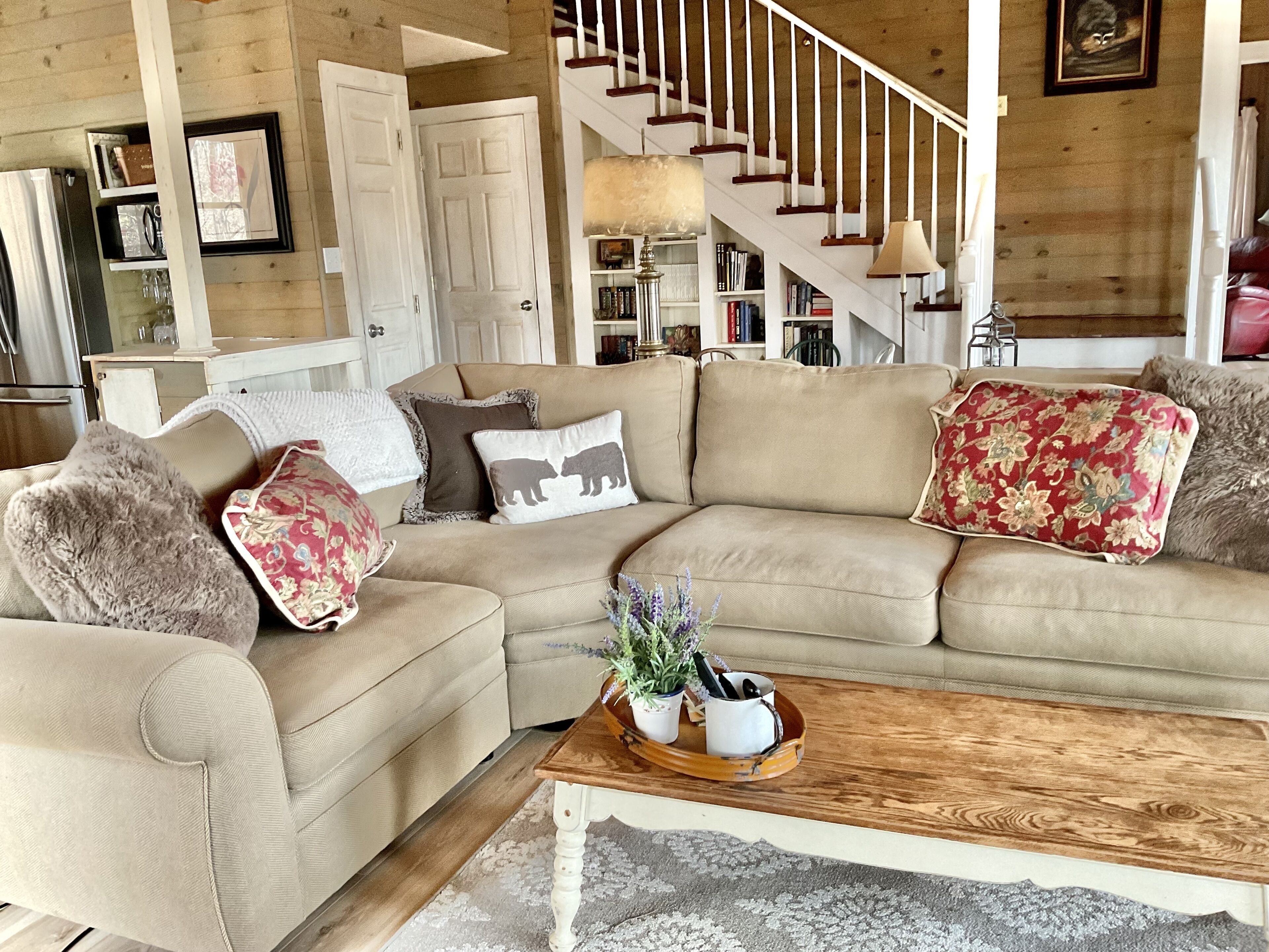 BUFFALO RIVER FARMHOUSE--Only 2.5 miles to the Buffalo River and Triple Falls!