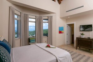 3 slaapkamers, een strijkplank/strijkijzer, wifi, beddengoed