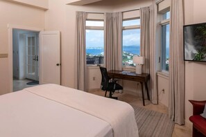 3 chambres, fer et planche à repasser, Wi-Fi, draps fournis