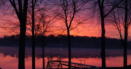 Enjoy amazing views, sunsets & conversations by the fire on our huge flat lawn