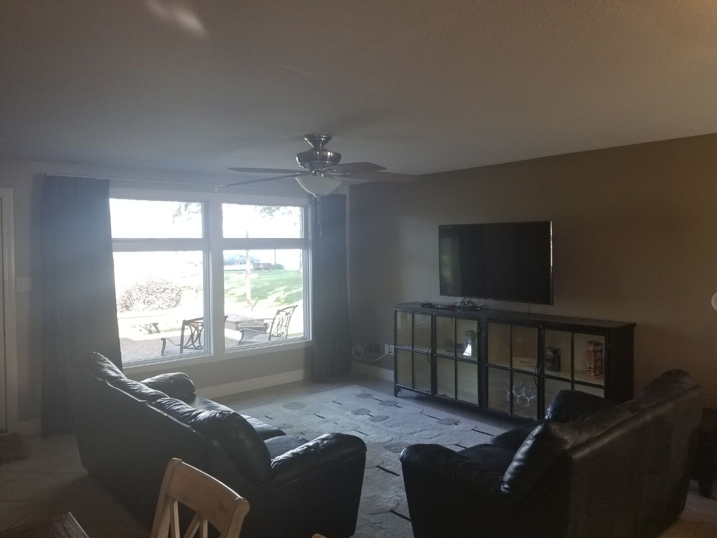 TV connectée, cheminée, jeux vidéo, médiathèque