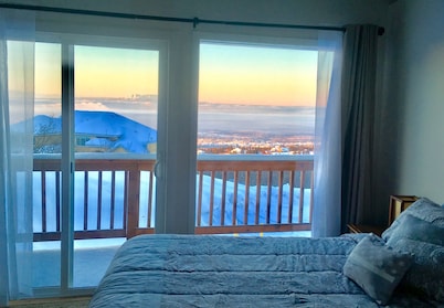 Best Views in Anchorage! Totally Private, Romantic, and Family Friendly Suite!