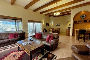 Smart TV, fireplace, DVD player, books