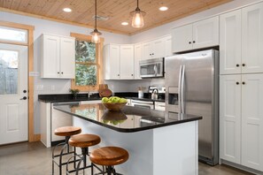 Refrigerador, microondas, horno, placa de cocina