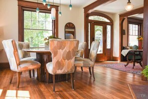 Dining - The Stone House at Black Dog Salvage (Roanoke)