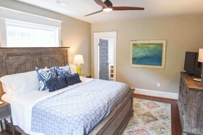 3 habitaciones, tabla de planchar con plancha y cuna de viaje 