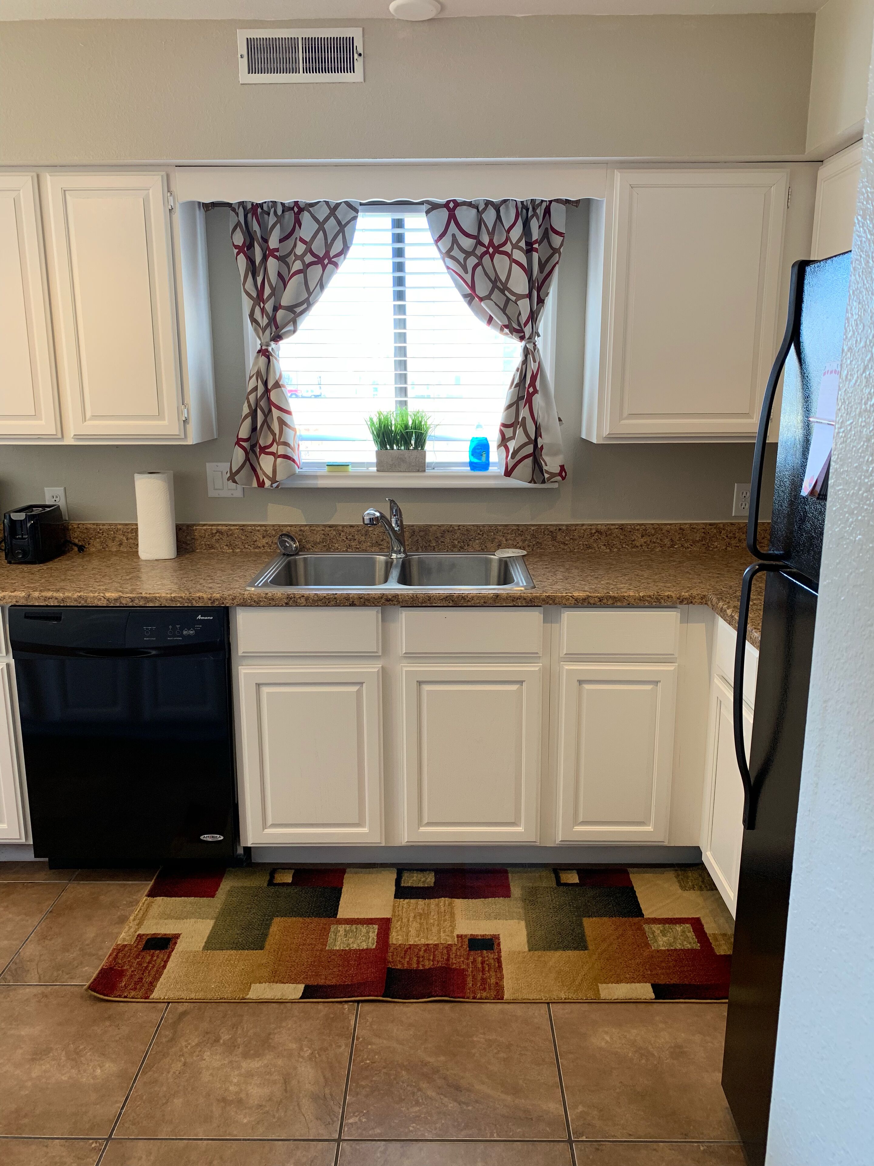 Temple Place #2 is a family friendly & convenient home located in town!