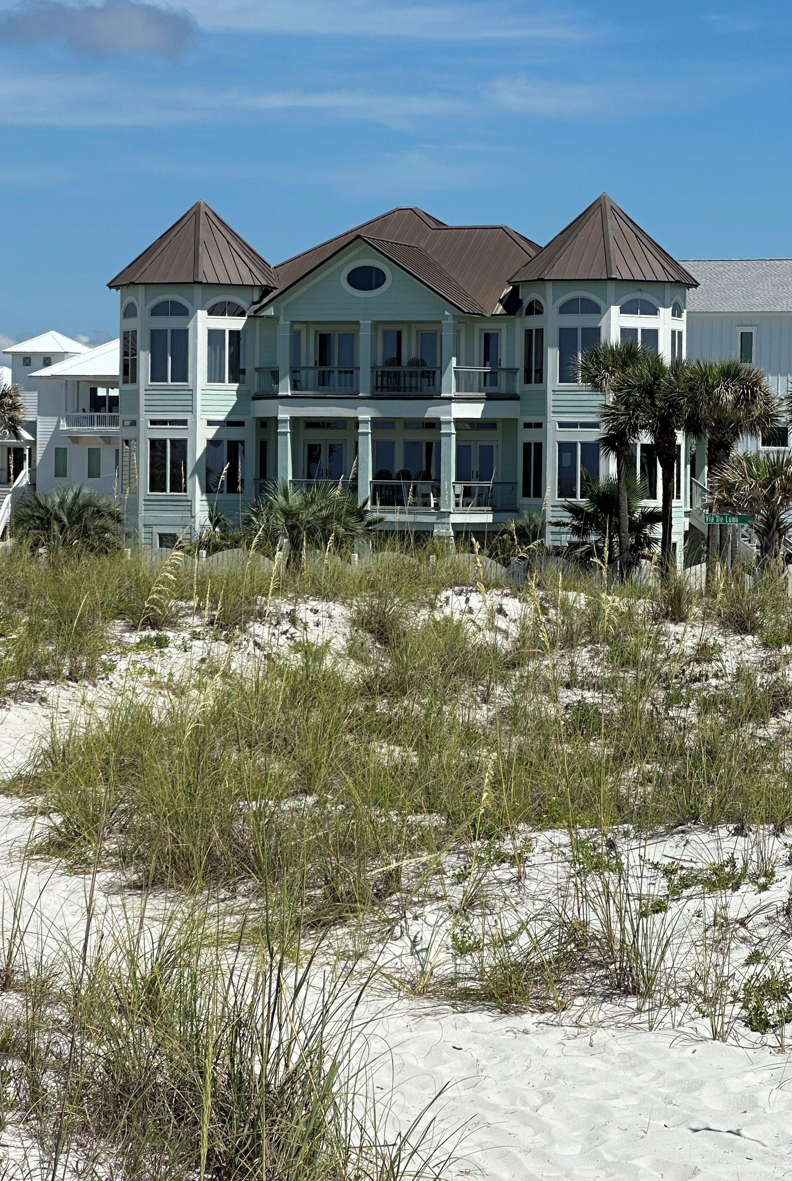 Luxury Beach Home, Gated, BeachFront, Pool,  Granite, Bay pier,  bikes