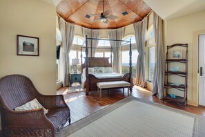 5 habitaciones, tabla de planchar con plancha y cuna de viaje 