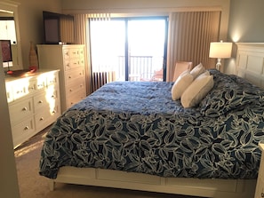 4 bedrooms, iron/ironing board, travel crib, free WiFi