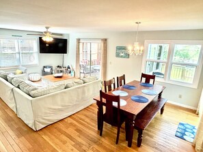 Interior - Dock on Canal, Close to Beach and Dog Friendly with a fenced in backyard! (Oak Island)