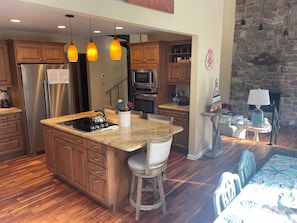 Fridge, microwave, oven, stovetop - Mountain House at the Beach! Dog Friendly, Short Walk to the Beach. (Villas)