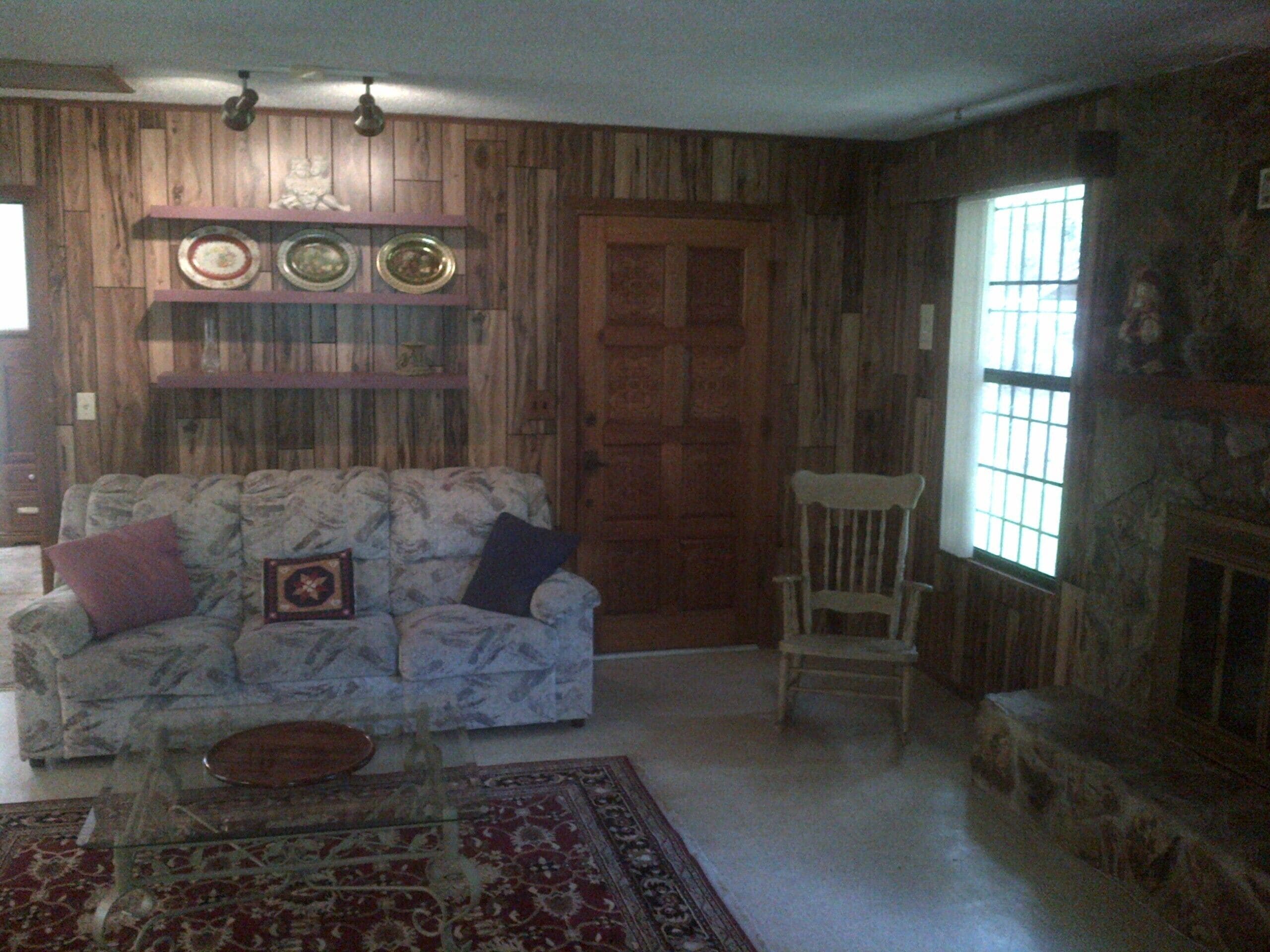 Away from the Crowds, Secluded Country-Style Home in Crystal River