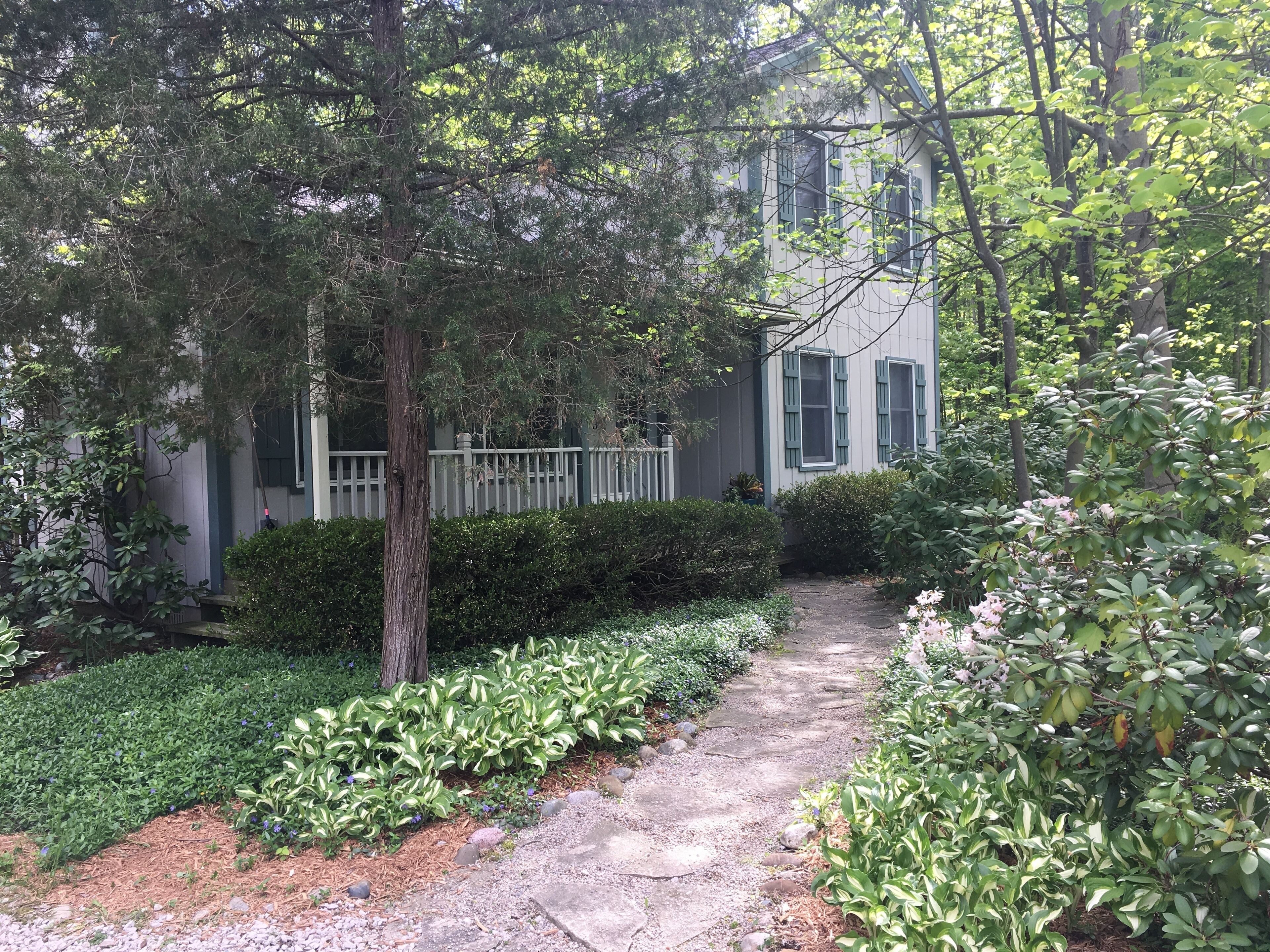 Private Lake MI Beach,  Hot Tub, Privacy and Woods, Clean and Comfortable 