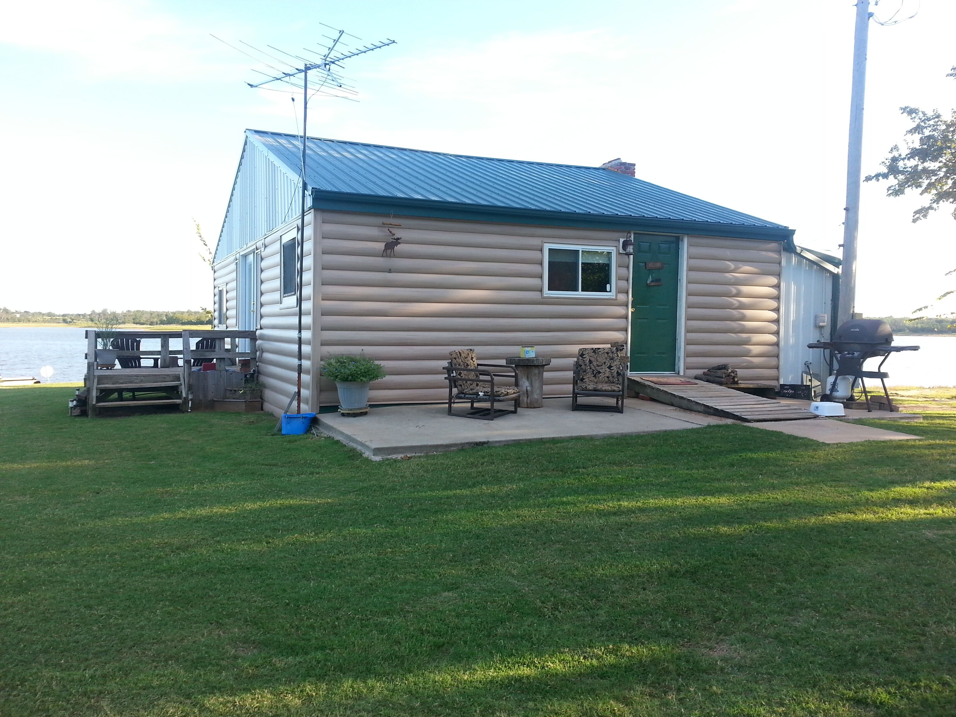 Windy Point Lakefront Cabin